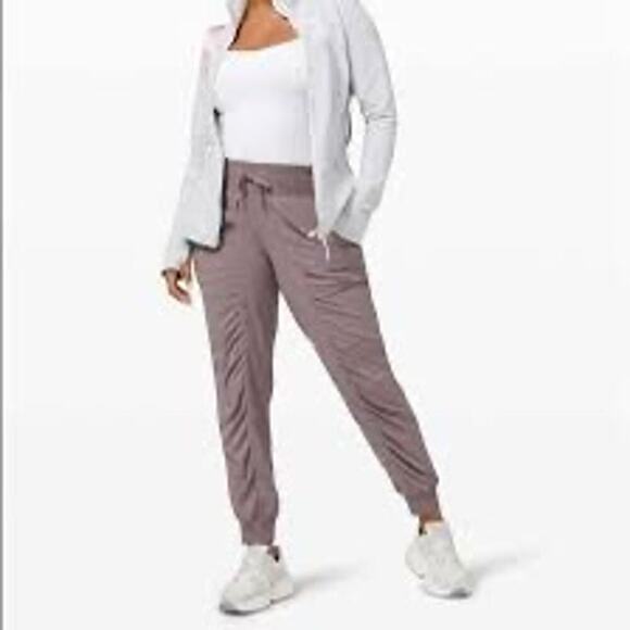 Lululemon Beyond the Studio Jogger Womens Size 8 Lunar Rock - Picture 1 of 10